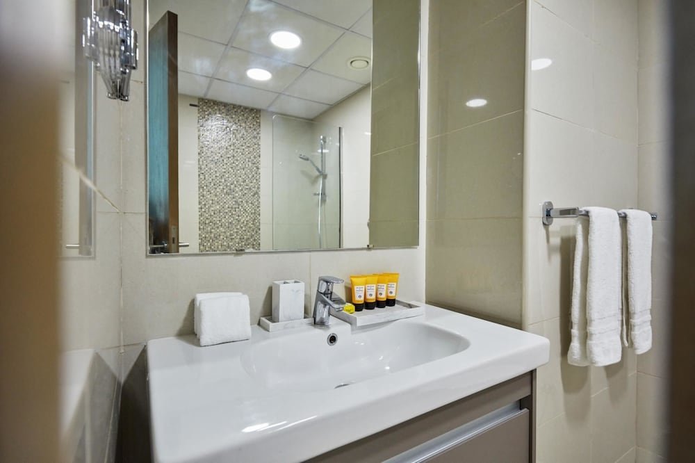 Дубай: Fantastay Continental Towers