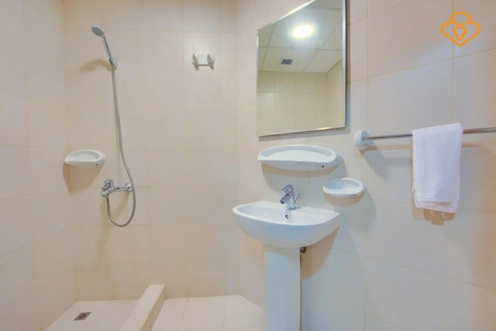 Дубай: Building No. 2 Shoreline  Palm Jumeirah - Apartment 405