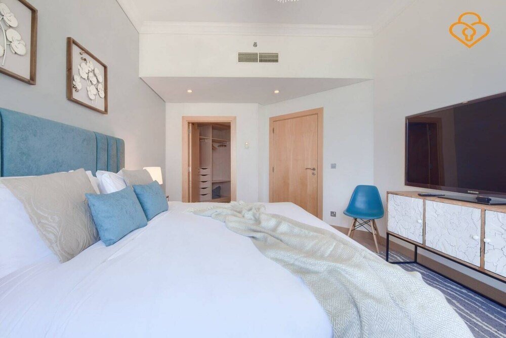 Дубай: Building No. 2 Shoreline  Palm Jumeirah - Apartment 405