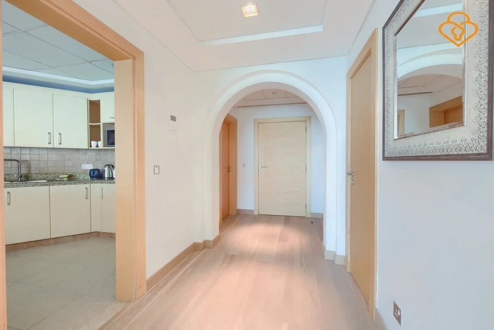 Дубай: Building No. 2 Shoreline  Palm Jumeirah - Apartment 405