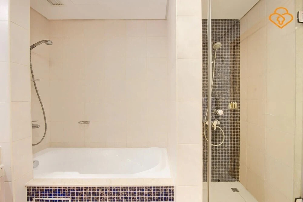 Дубай: Building No. 2 Shoreline  Palm Jumeirah - Apartment 405