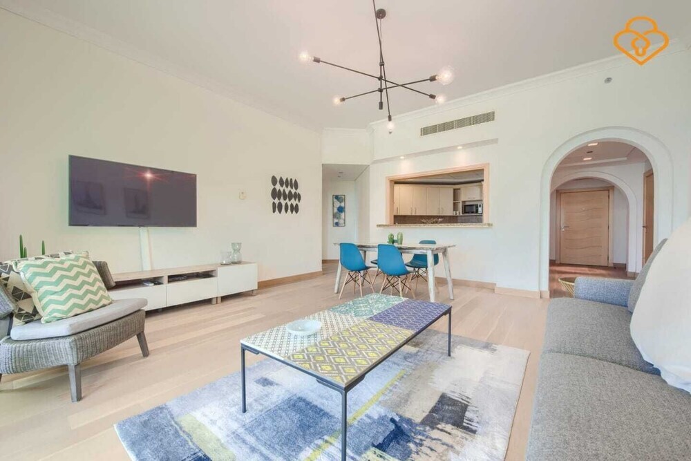 Дубай: Building No. 2 Shoreline  Palm Jumeirah - Apartment 405