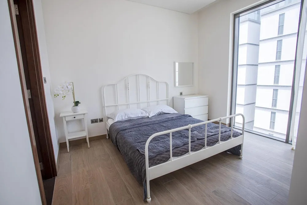 Дубай: Luxury Studio Apartment at Sobha Hartland
