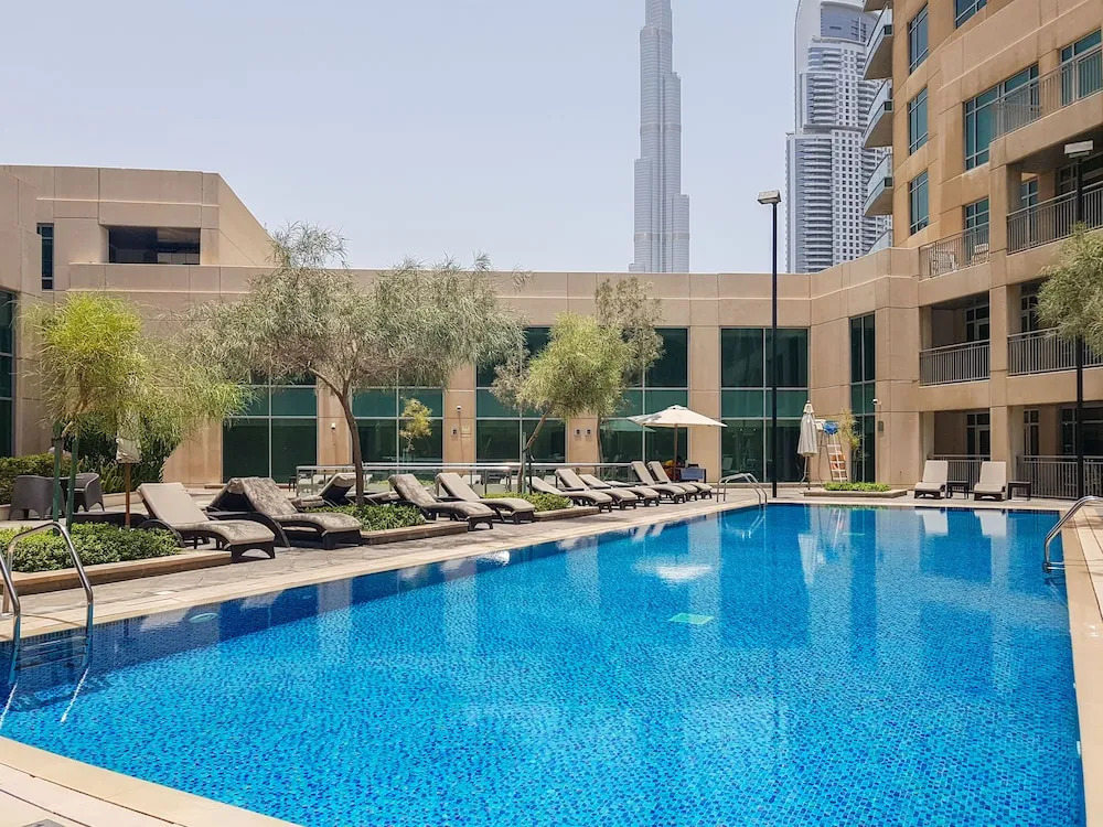 Дубай: Burj Views 2304