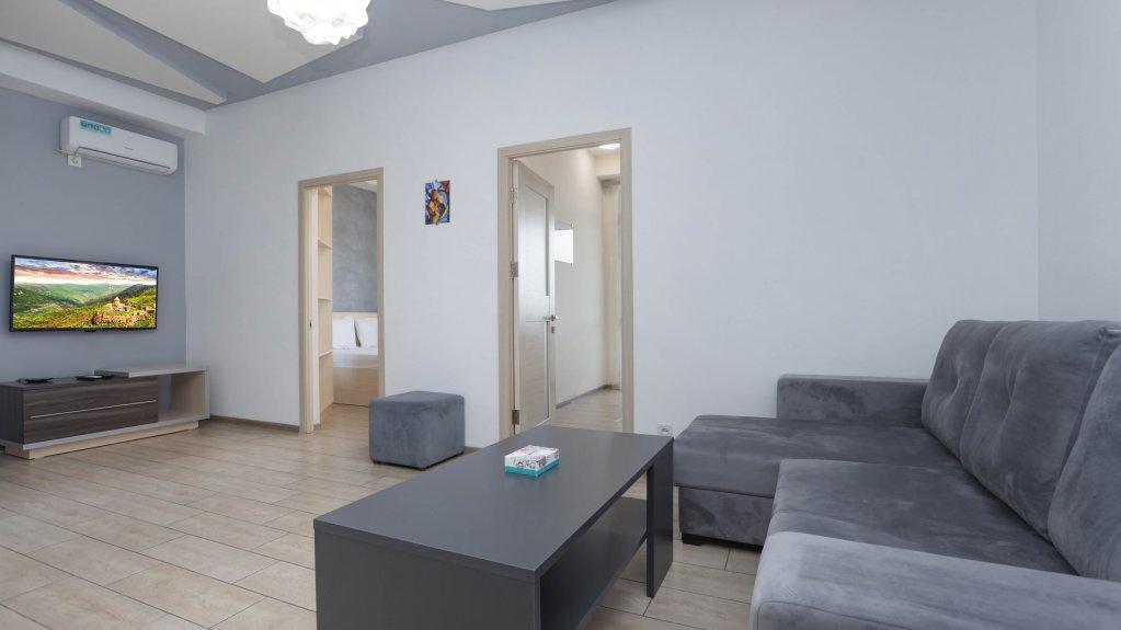 Ереван: Апартаменты Stay Inn on Tsitsernakaberd Highway 1-12