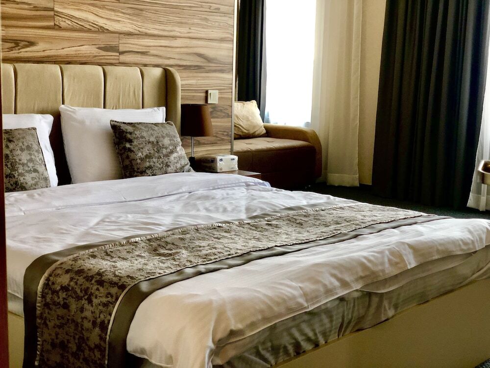 Тбилиси: Tbili Hotel