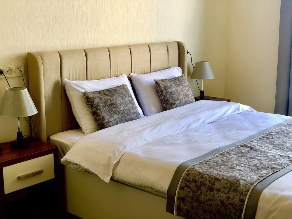Тбилиси: Tbili Hotel