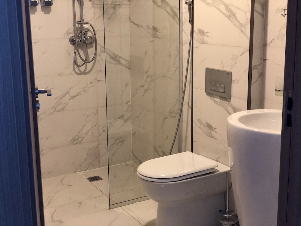 Тбилиси: Tbili Hotel