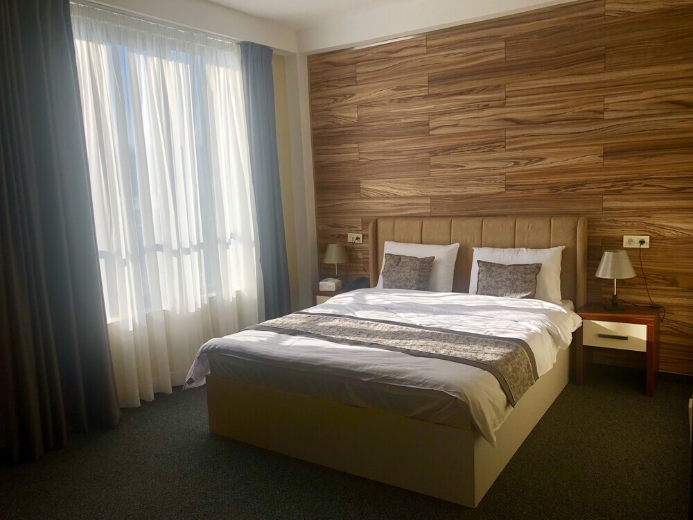 Тбилиси: Tbili Hotel