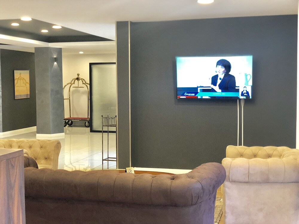 Тбилиси: Tbili Hotel