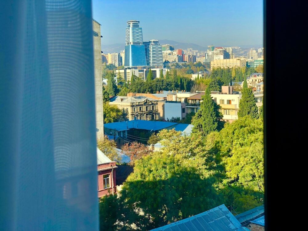Тбилиси: Tbili Hotel