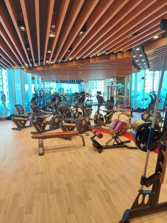 Дубай: Brand New Modern Studio, Burj Khalifa View Pool