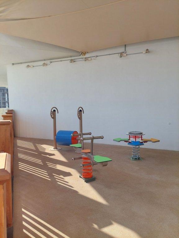 Дубай: Brand New Modern Studio, Burj Khalifa View Pool
