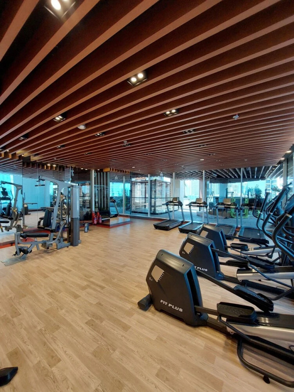 Дубай: Brand New Modern Studio, Burj Khalifa View Pool