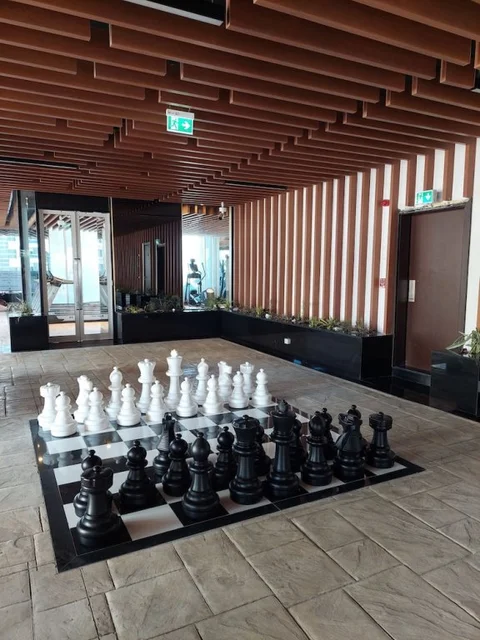 Дубай: Brand New Modern Studio, Burj Khalifa View Pool