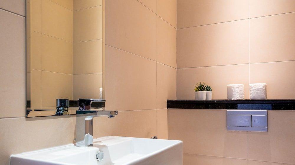 Дубай: LUX - Dubai Marina Waterfront Suite 2
