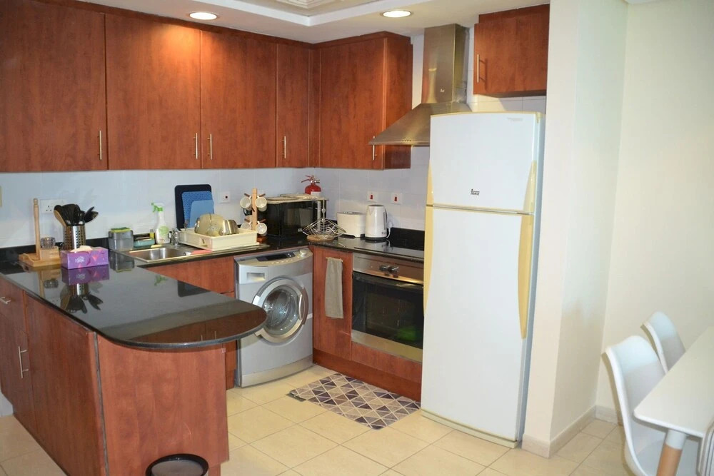Дубай: Delightful Lake View 1 Bedroom in JLT