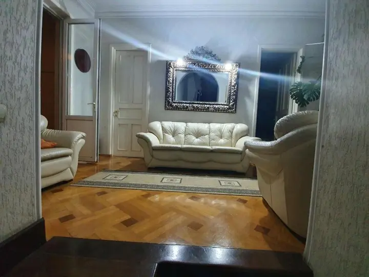 Тбилиси: Royal Apartment In The Center Of Tbilisi On Rustaveli Avenue