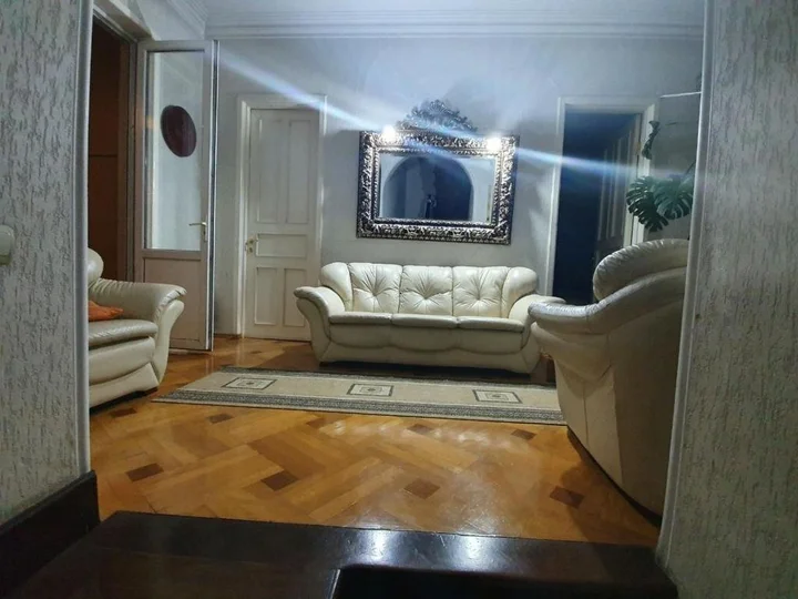 Тбилиси: Royal Apartment In The Center Of Tbilisi On Rustaveli Avenue
