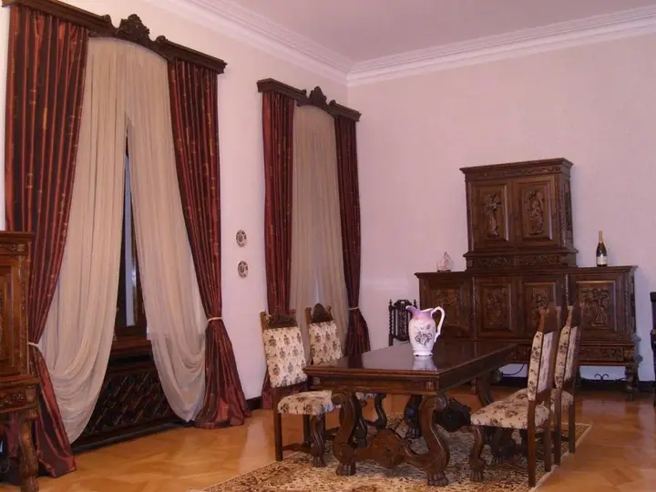 Royal Apartment In The Center Of Tbilisi On Rustaveli Avenue — фото 3
