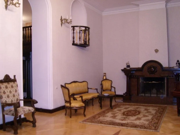 Тбилиси: Royal Apartment In The Center Of Tbilisi On Rustaveli Avenue