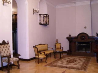 Тбилиси: Royal Apartment In The Center Of Tbilisi On Rustaveli Avenue