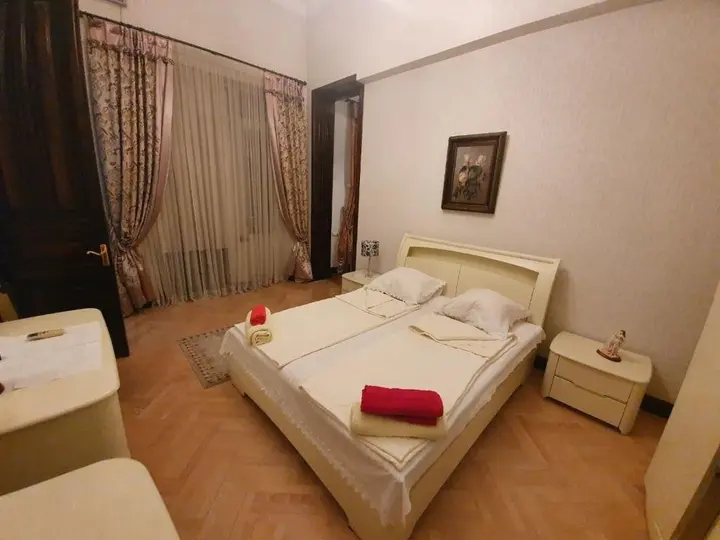 Тбилиси: Royal Apartment In The Center Of Tbilisi On Rustaveli Avenue