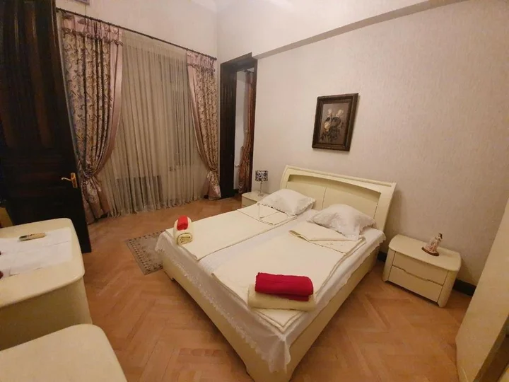 Тбилиси: Royal Apartment In The Center Of Tbilisi On Rustaveli Avenue