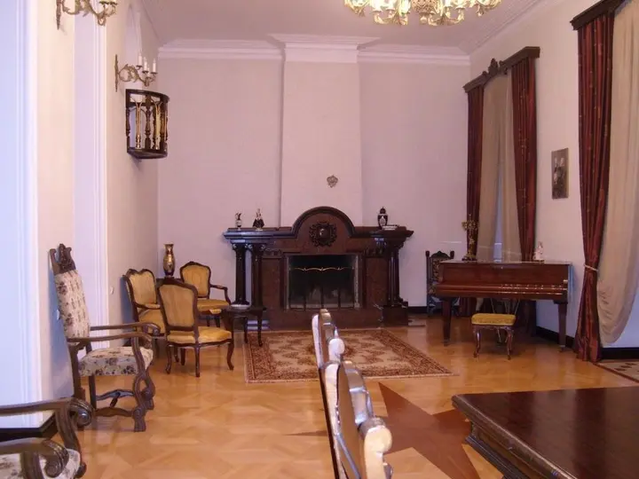Тбилиси: Royal Apartment In The Center Of Tbilisi On Rustaveli Avenue