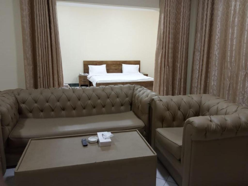 Аджман: Sham Palace Hotel
