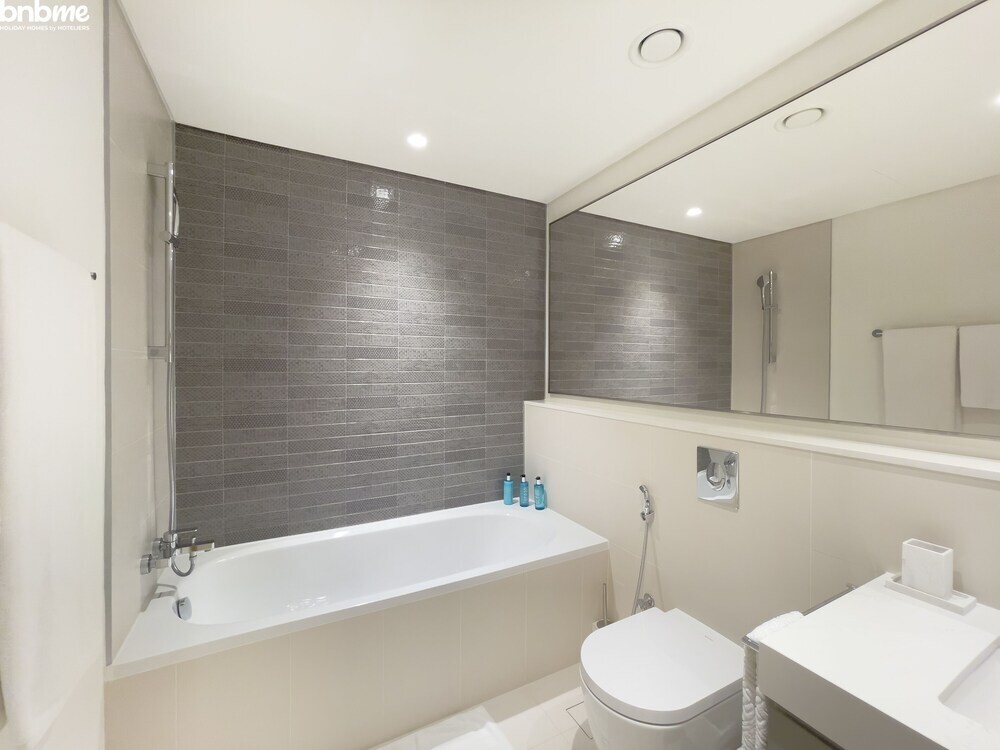 Дубай: 2B- Sunrisebay 1- 1603 by bnbme homes