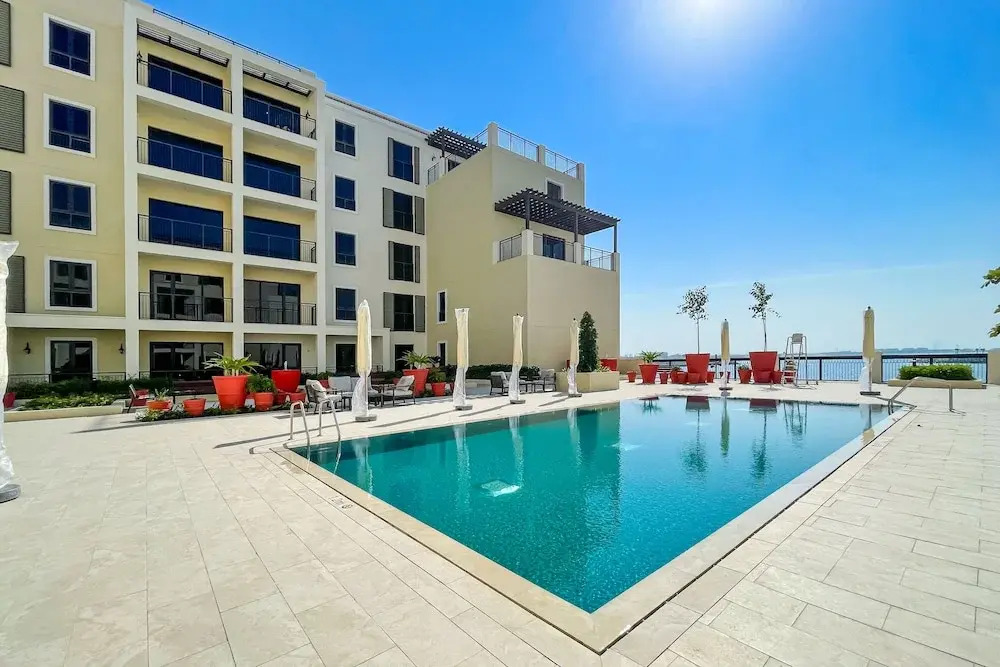 Дубай: Spacious 2BR La Cote B3 Port De La Mer