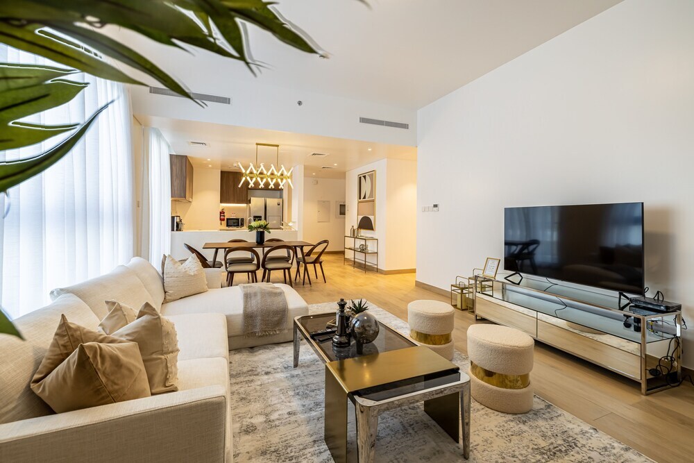 Дубай: Spacious 2BR La Cote B3 Port De La Mer