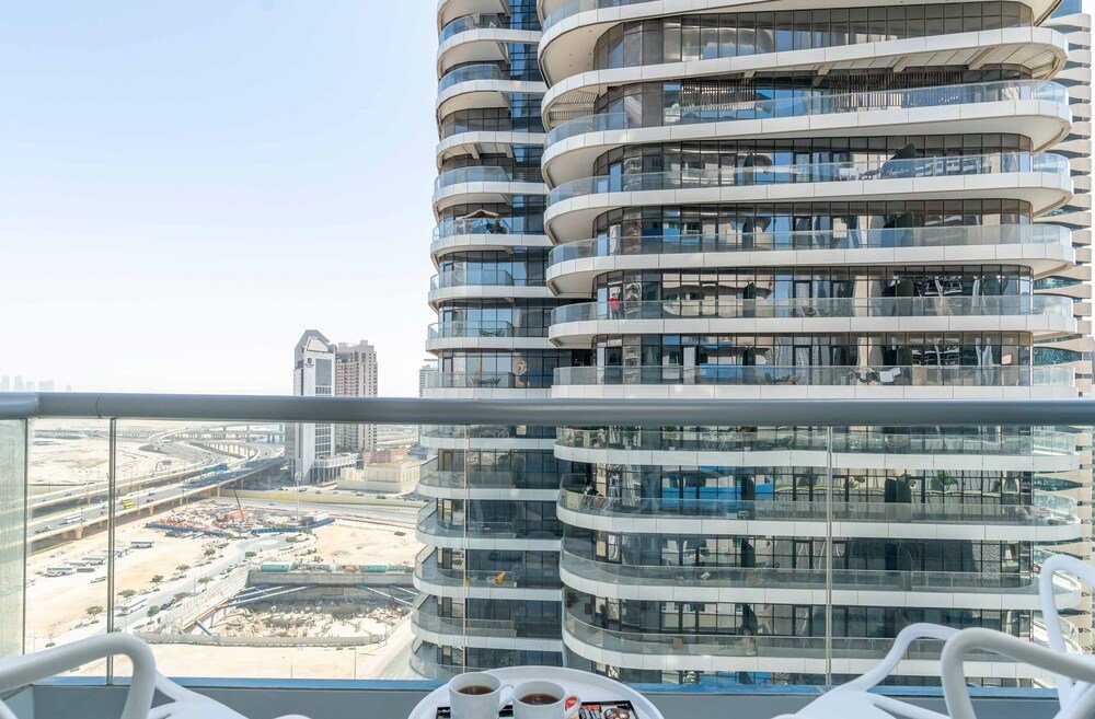 Дубай: Dream Inn - Damac Mall Street