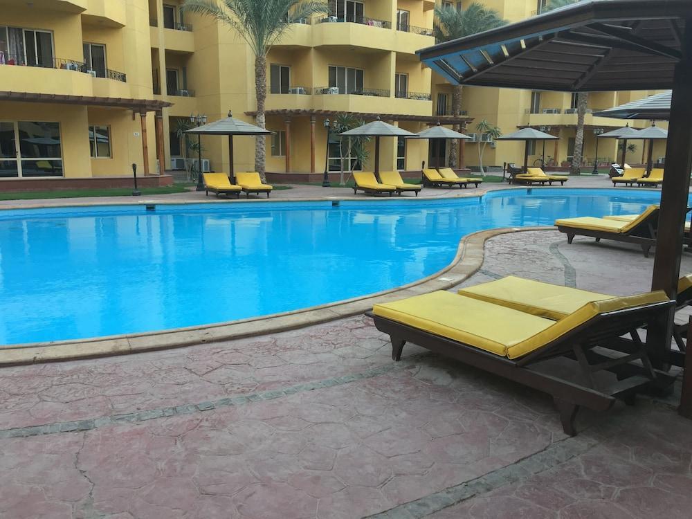 Хургада: Pool View Apart At British Resort 221