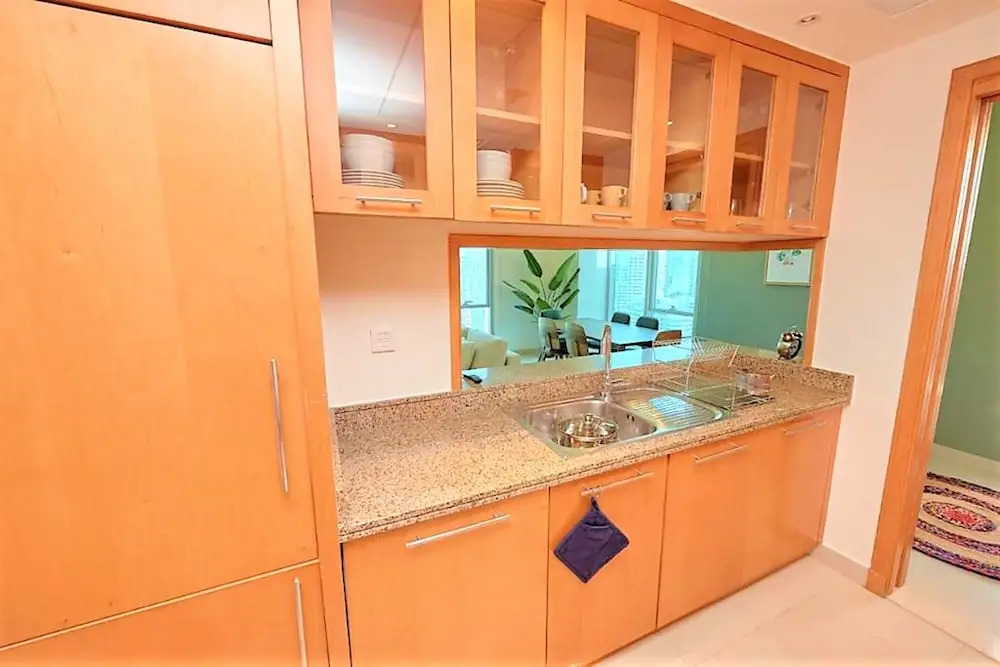 Дубай: Stunning 2 bed Balcony Marina View Dubai