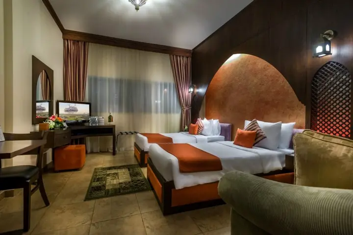 Дубай: TOP First Central Hotel Suites