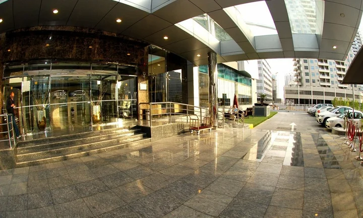 Дубай: TOP First Central Hotel Suites