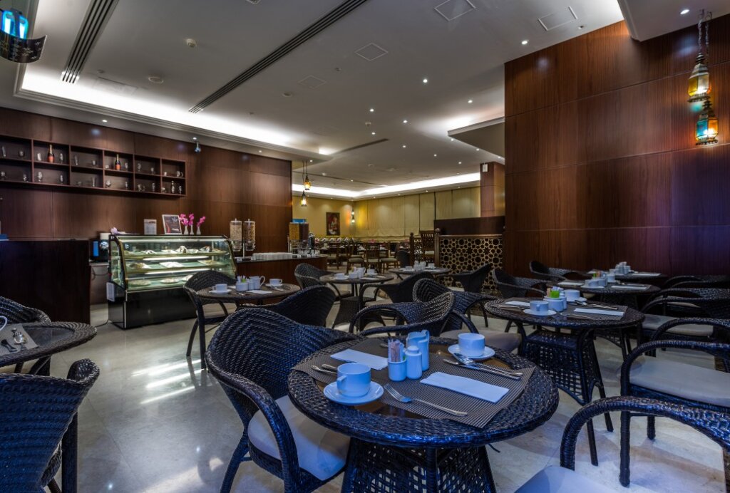 Дубай: TOP First Central Hotel Suites