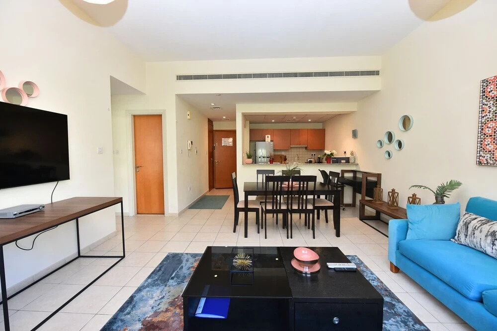 Дубай: ADN - 1 Bedroom Apartment in The Greens