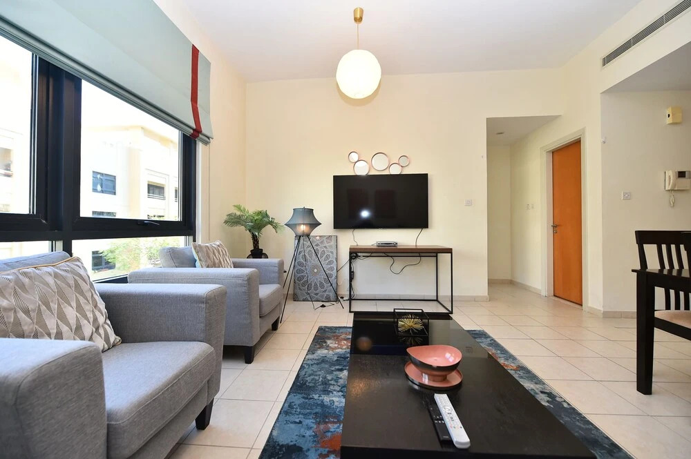 Дубай: ADN - 1 Bedroom Apartment in The Greens