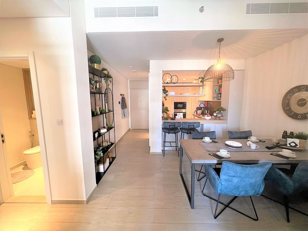 Дубай: Spacious 1 bedroom with balcony in Wilton Terraces