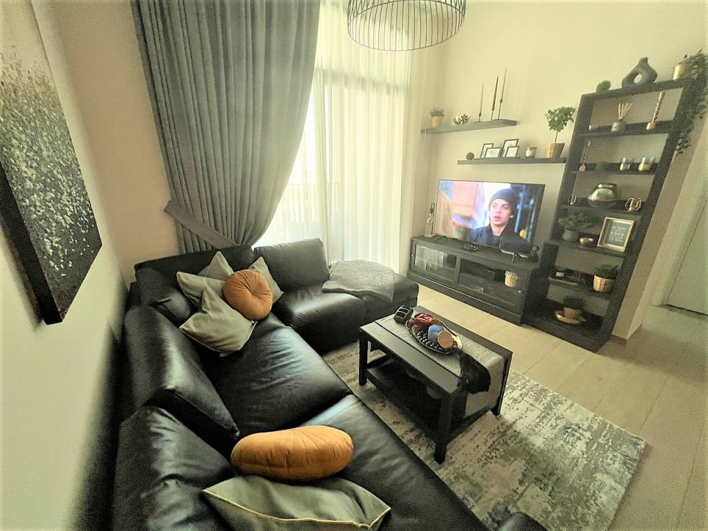 Дубай: Spacious 1 bedroom with balcony in Wilton Terraces