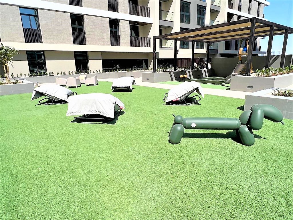 Дубай: Spacious 1 bedroom with balcony in Wilton Terraces
