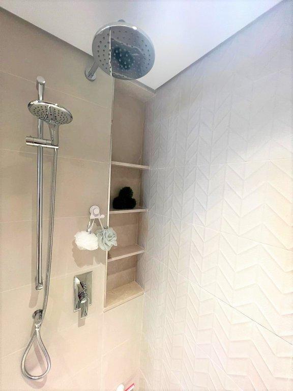 Дубай: Spacious 1 bedroom with balcony in Wilton Terraces
