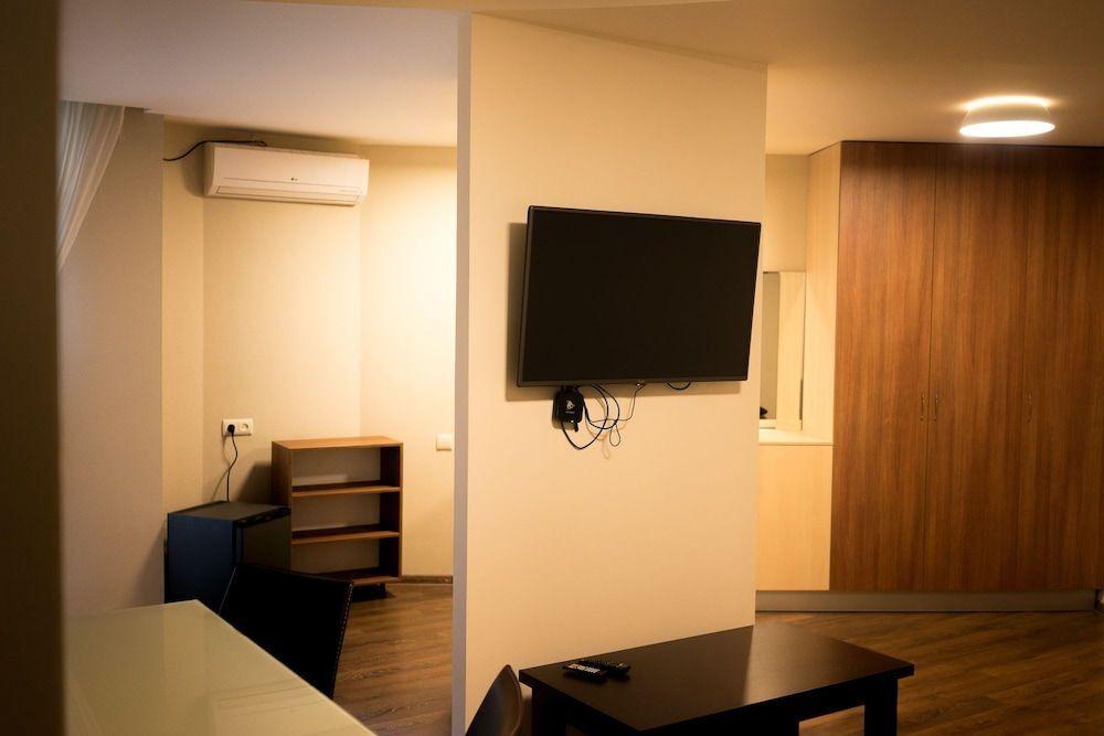 Тбилиси: All Seasons ApartHotel on Freedom Square
