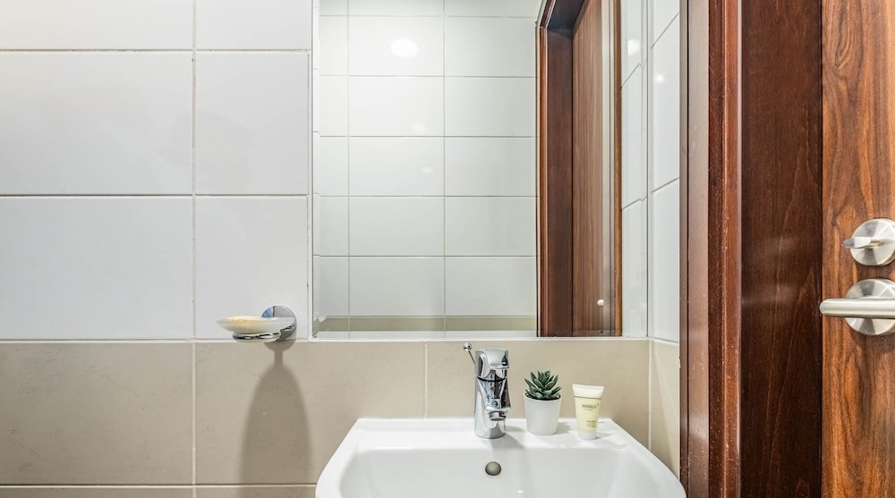 Дубай: Azure Residence by LUX Holiday Home