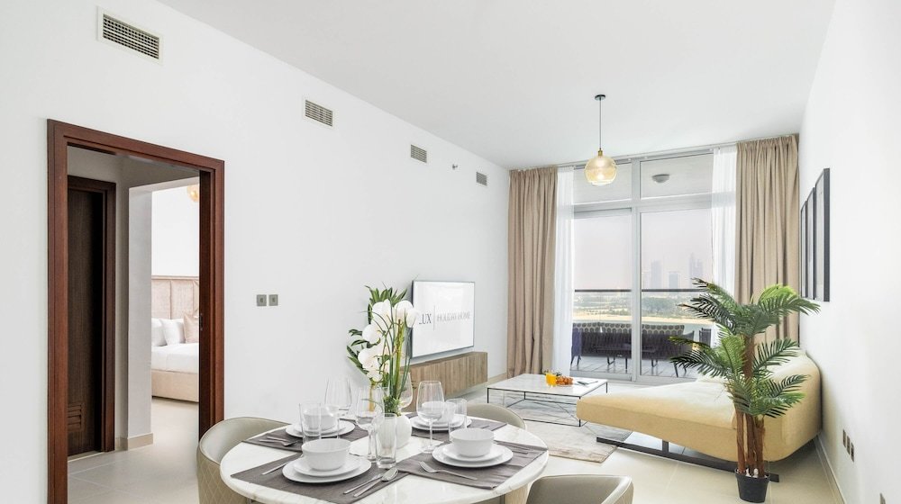 Дубай: Azure Residence by LUX Holiday Home