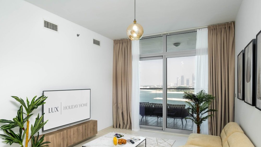 Дубай: Azure Residence by LUX Holiday Home