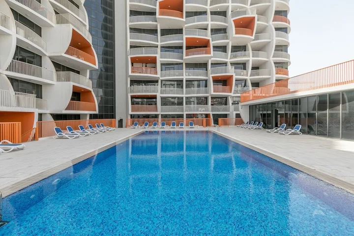Дубай: Driven Holiday Homes - Binghatti Pearls